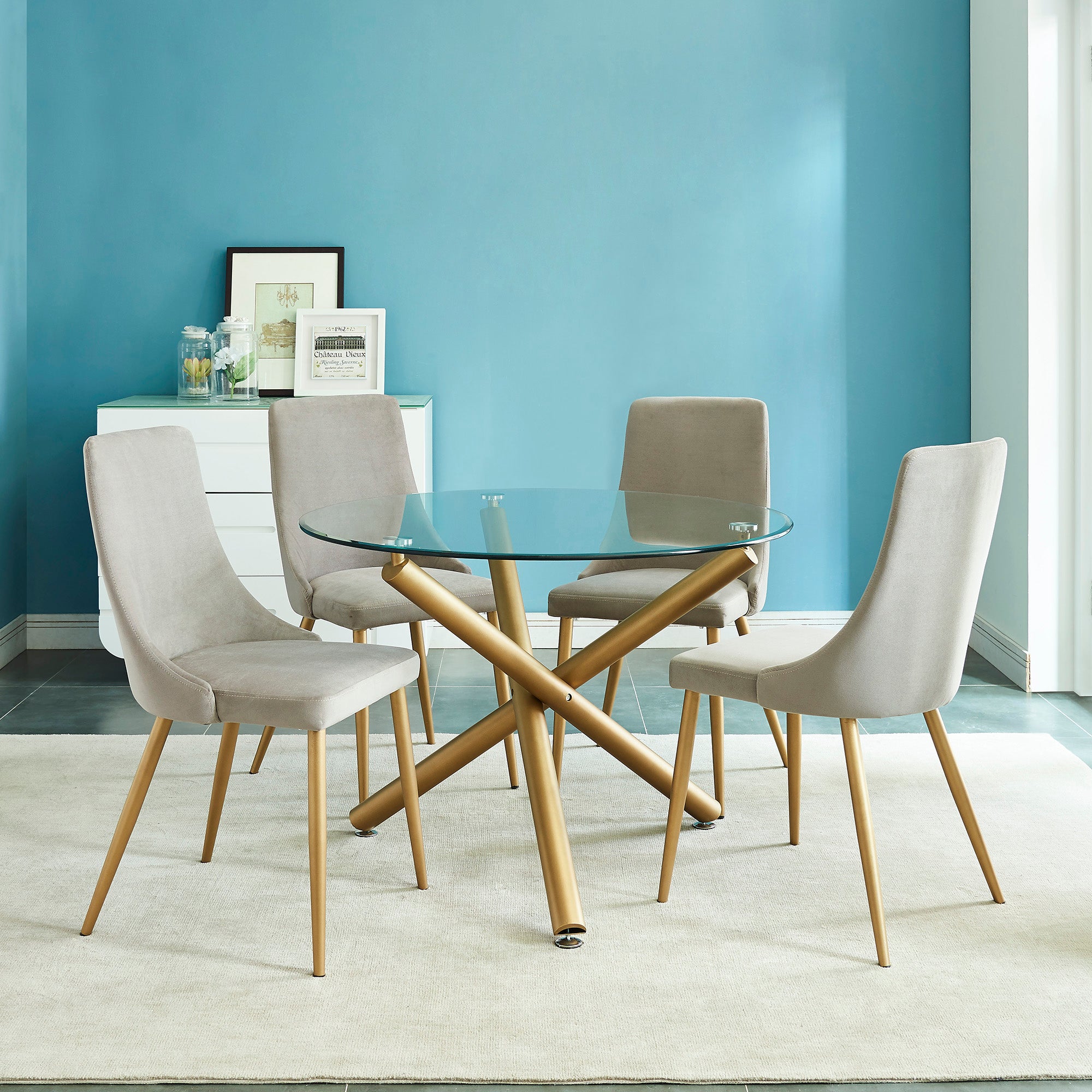 Carmilla Round Dining Table, 40"