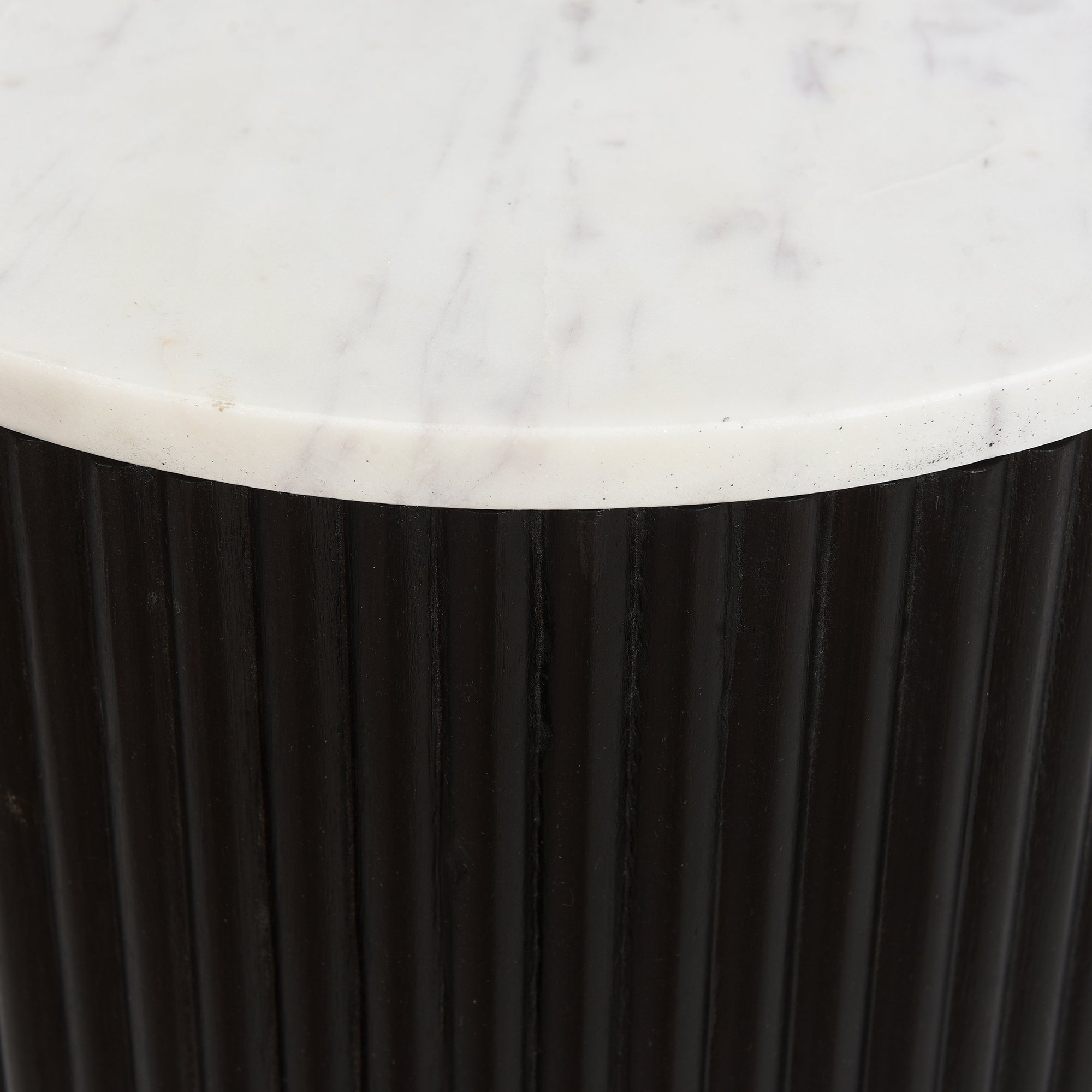 Reyna Round Accent Table W/Storage